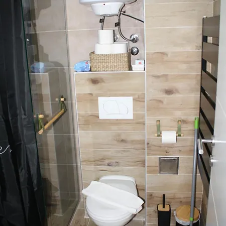 Silvani Kop Nlux67, Milmari & Apartman